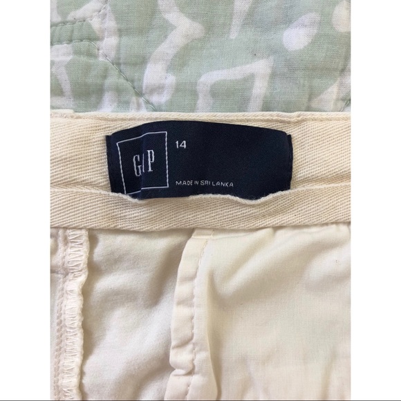 5/$25🚨LAST CHANCE🚨 GAP size 14 Khaki pants - Picture 4 of 5